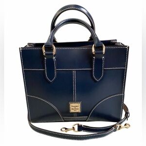 Dooney and Bourke Selleria Jayne satchel -Navy